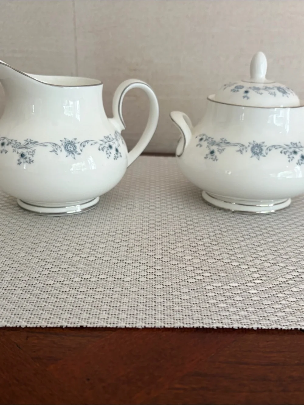 Royal Doulton Angelique Fine Bone China Sugar Bowl & Creamer ,England H 4997